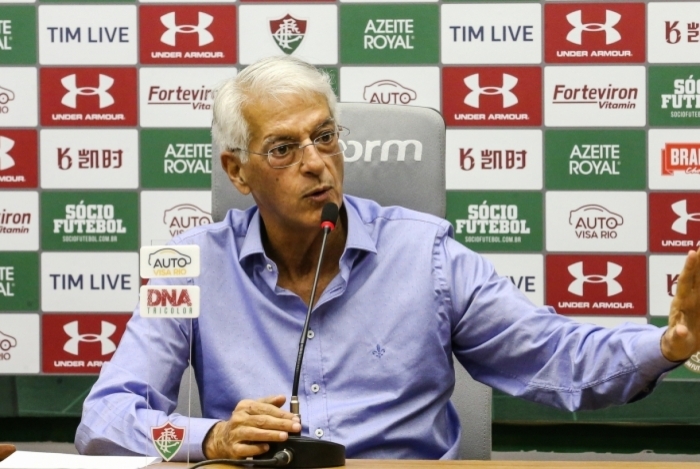Celso Barros está desprestigiado com a direção do Fluminense