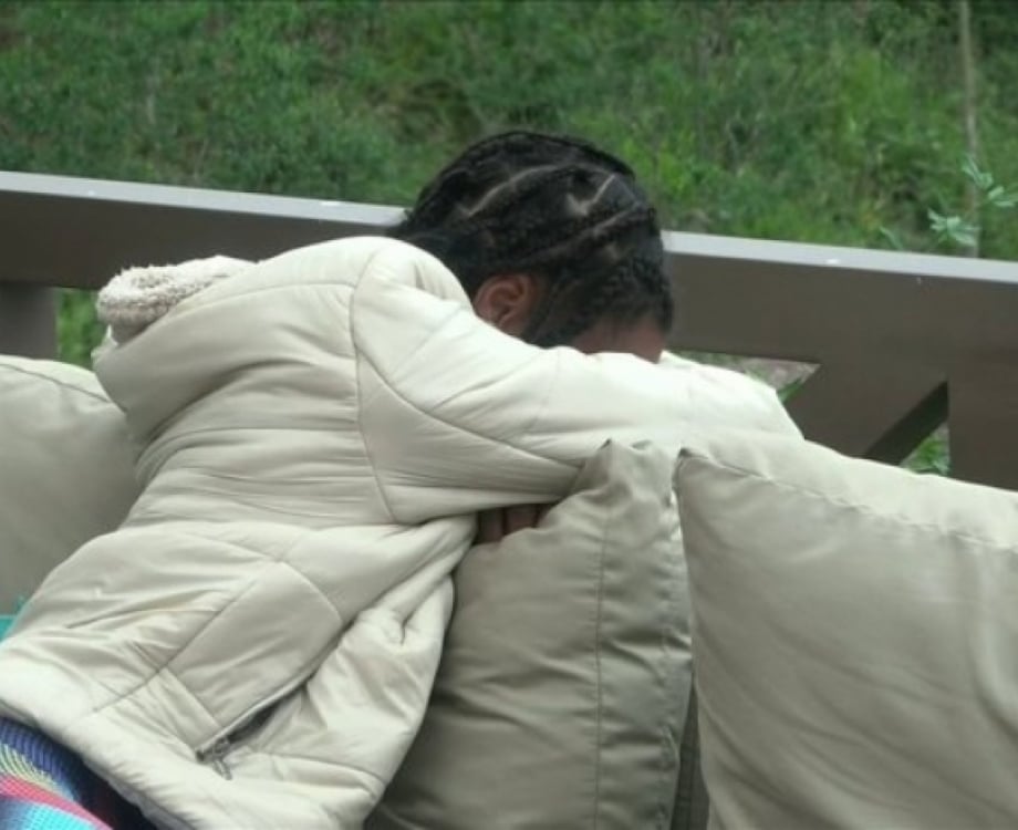 Sabrina Paiva em 'A Fazenda' depois de saber que o agressor foi demitido 