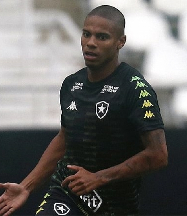 Sem Marcinho, Fernando e Benevenuto, Alvinegro vai de Rickson
- Vitor Silva/Botafogo