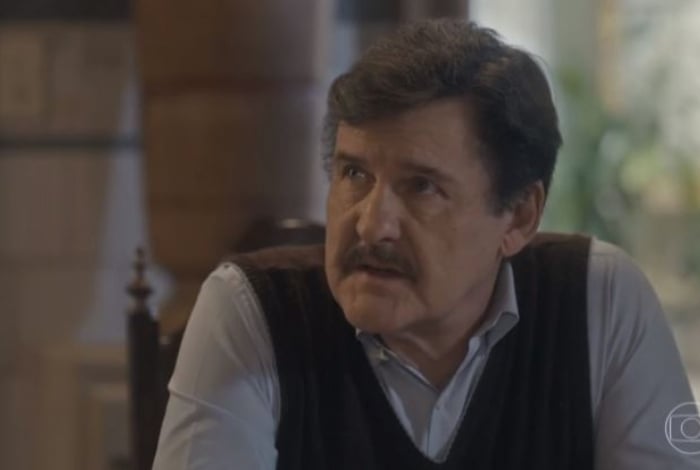 Júlio (Antonio Calloni), em 'Éramos Seis'