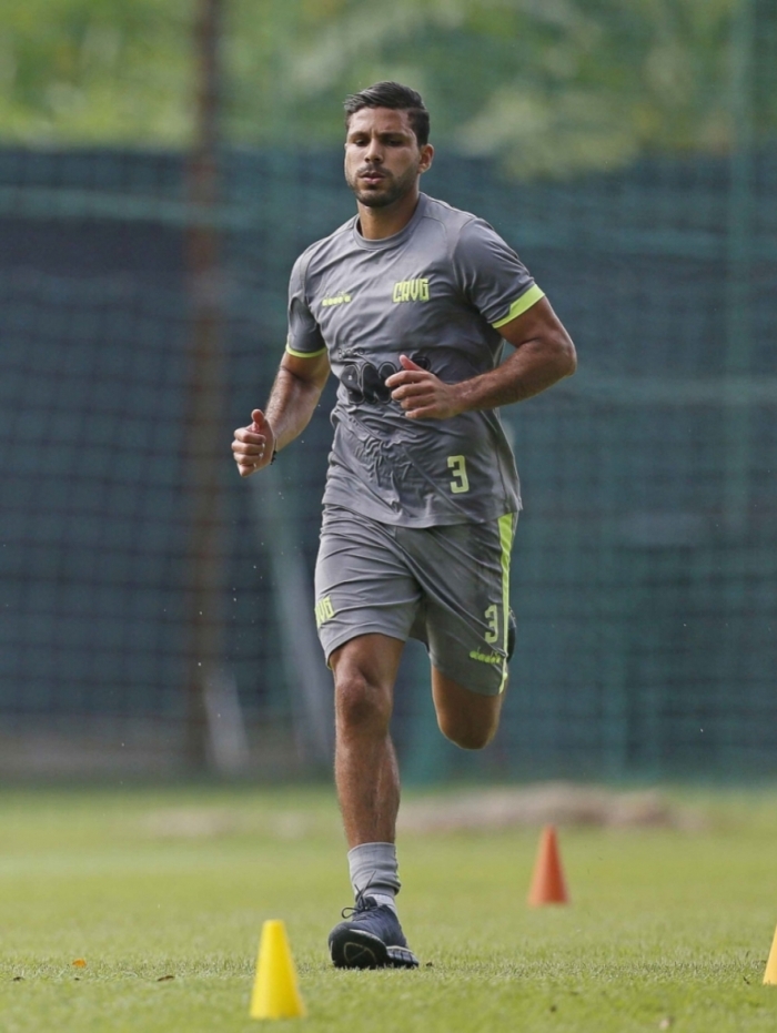 Henríquez deve substituir Leandro Castan na zaga do Vasco