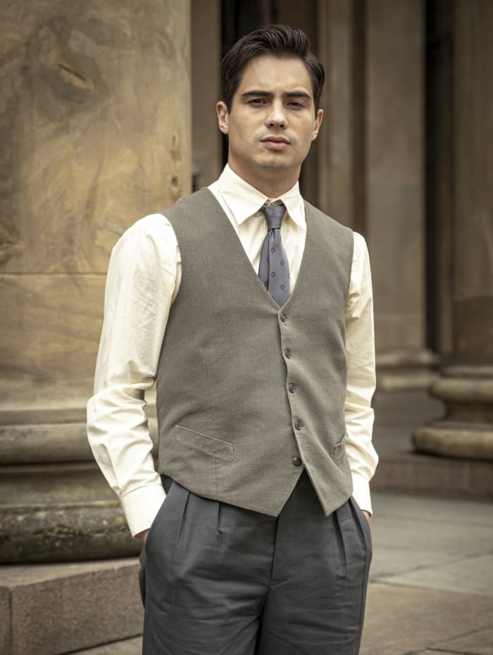 Carlos (Danilo Mesquita), em 'Éramos Seis'