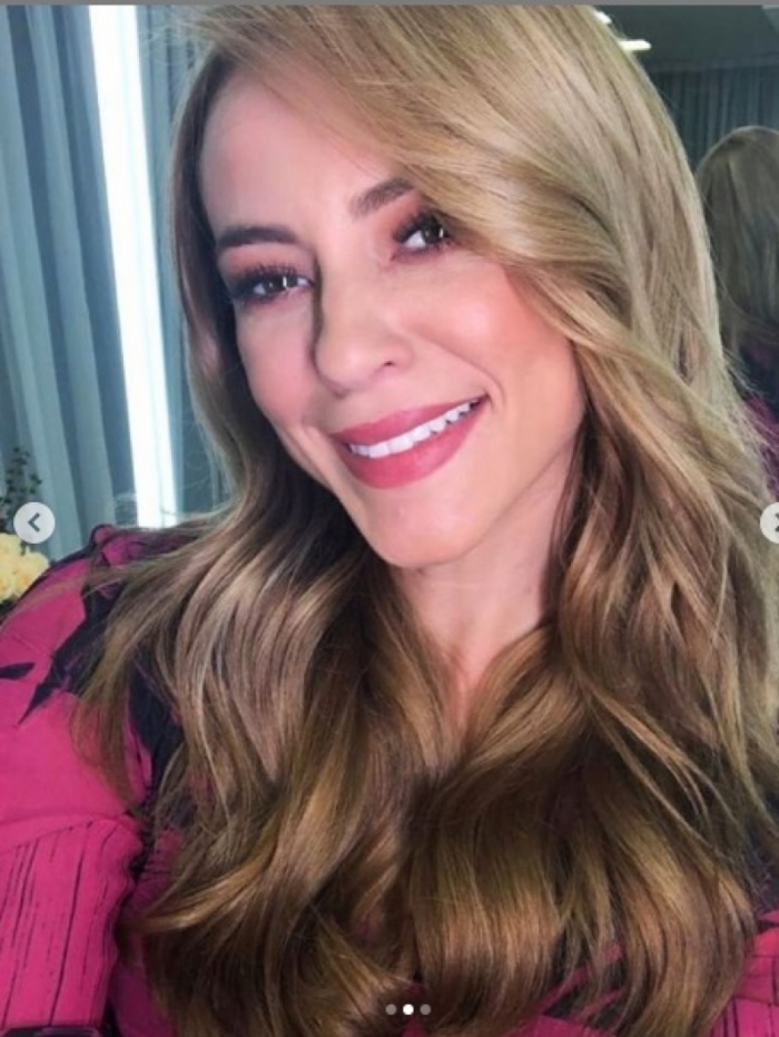 Paolla Oliveira exibe novo visual