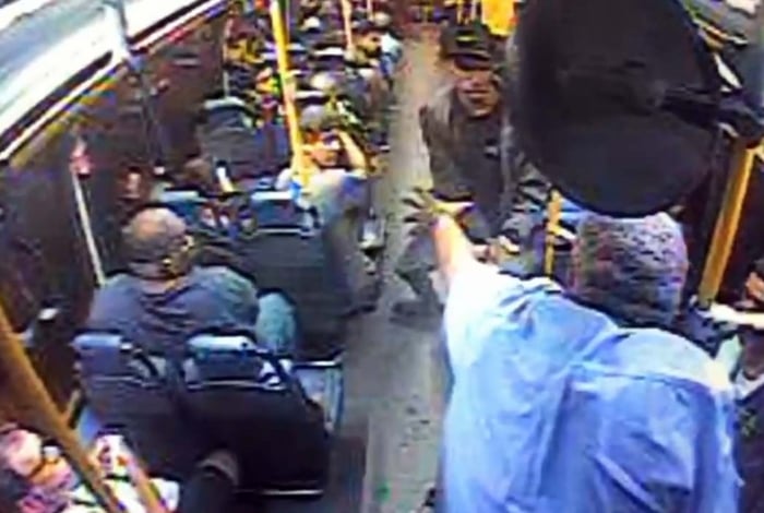 Sargento tentou pegar a arma de um dos assaltantes