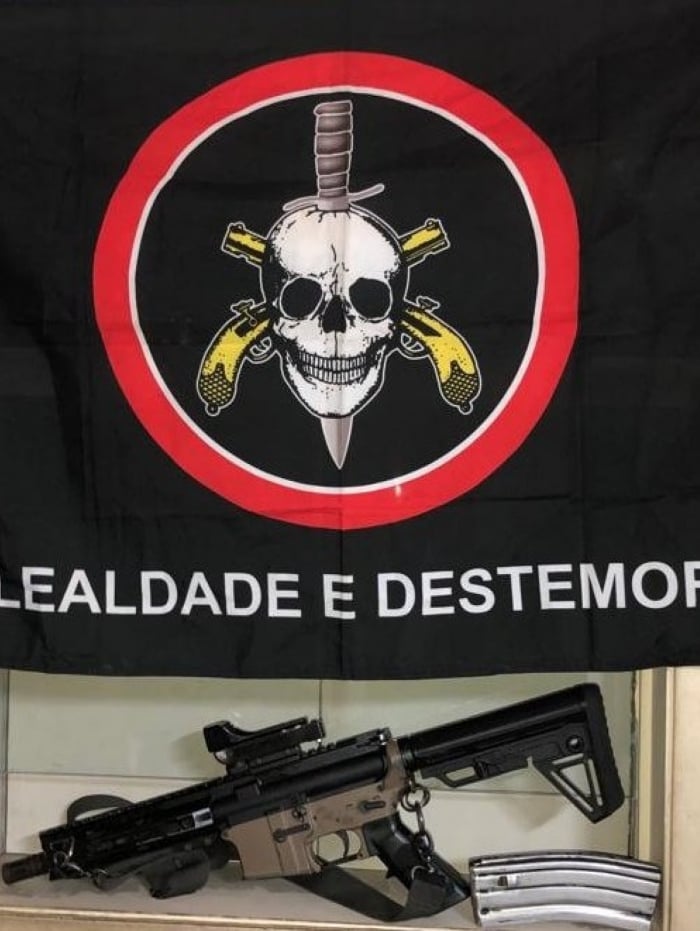 Fuzil apreendido na ação