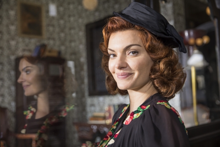 Karine (Mayana Neiva), em 'Éramos Seis'