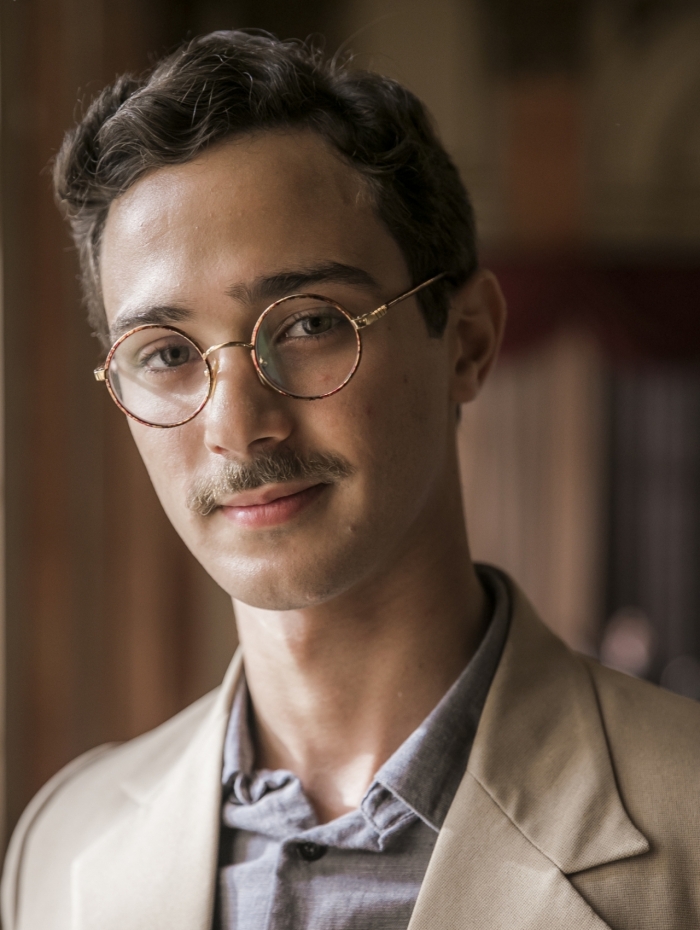 Julinho (André Luiz Frambach), em 'Éramos Seis'