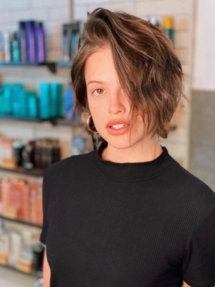 Agatha Moreira adota os fios ainda mais curtos