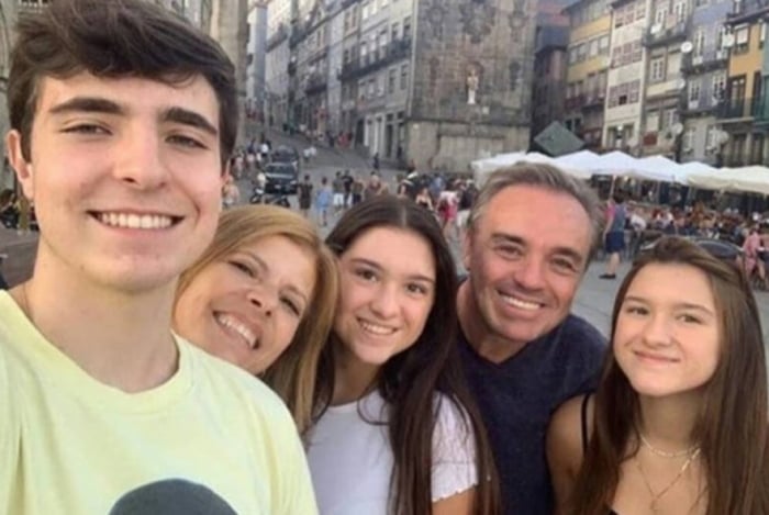 Gugu, os filhos e a esposa