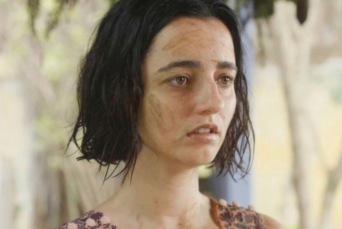 Justina vai atrás de rã e some