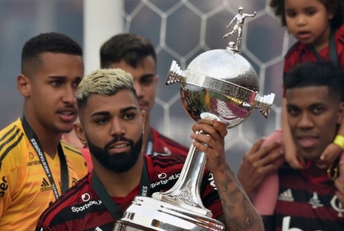 Ronaldo pode atravessar negocia&ccedil;&atilde;o entre Flamengo e Gabigol