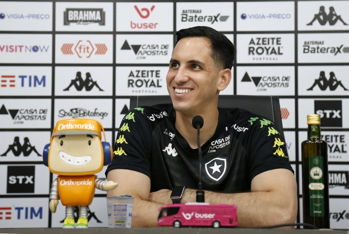 Gatito Fernández conversou com os jornalistas um dia depois da vitória sobre o Corinthians