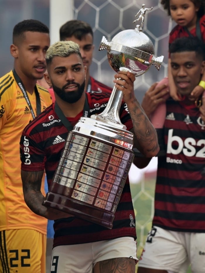 Ronaldo pode atravessar negociação entre Flamengo e Gabigol