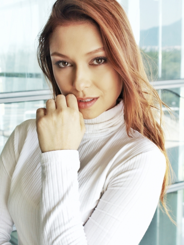 Day ficou ruiva para interpretar Angélica, que é chamada de Poderosa quando trabalha como prostituta