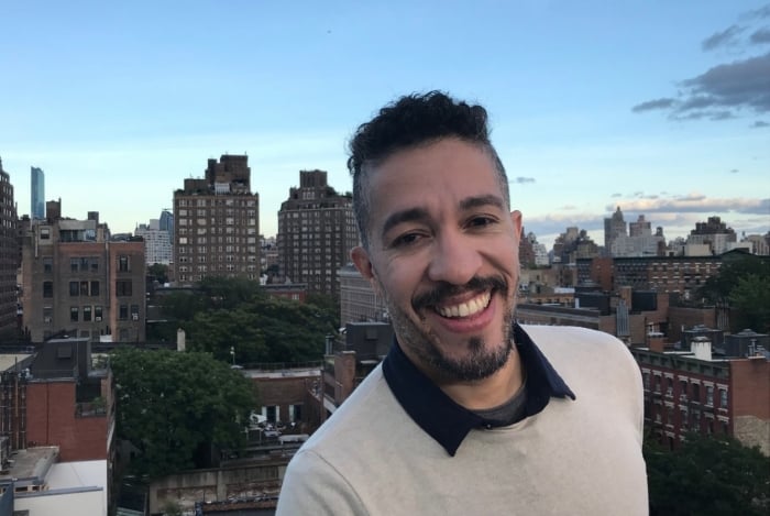 Jean Wyllys retoma carreira na TV diretamente de Nova York