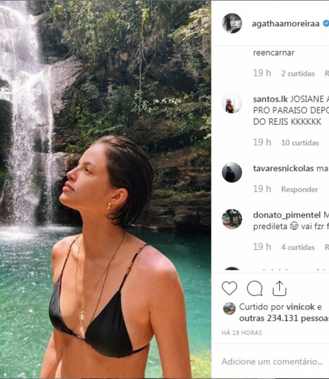 Fãs brincam com personagem de Agatha Moreira