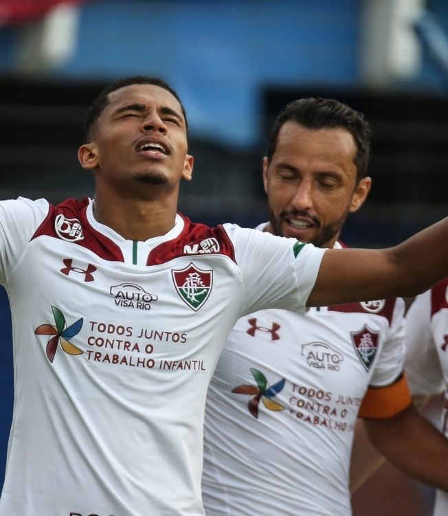O atacante Marcos Paulo celebra o gol que livrou matematicamente o Fluminense do rebaixamento