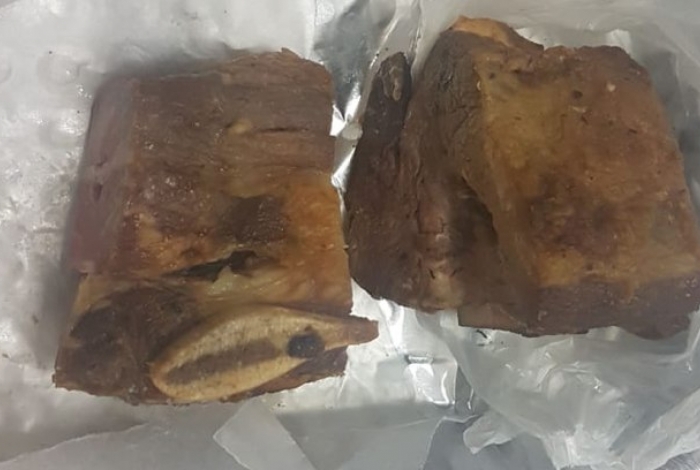 Churrascaria em São Paulo é acusada de servir carne com larvas; vídeo