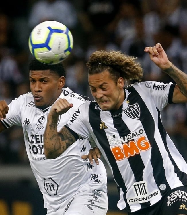 O atacante Rhuan (E) teve atuação muito apagada no Mineirão - Twitter/Botafogo