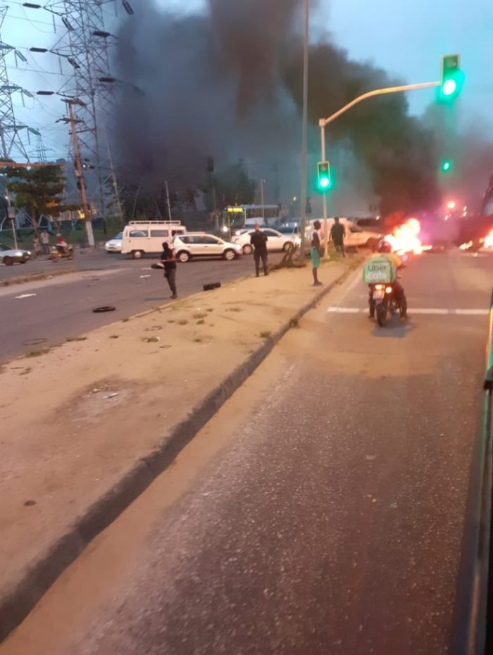 Moradores fecharam a Niterói-Manilha após a morte da mulher

