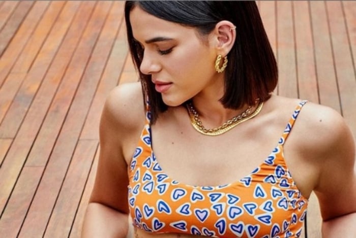Bruna Marquezine lança coleção de moda praia