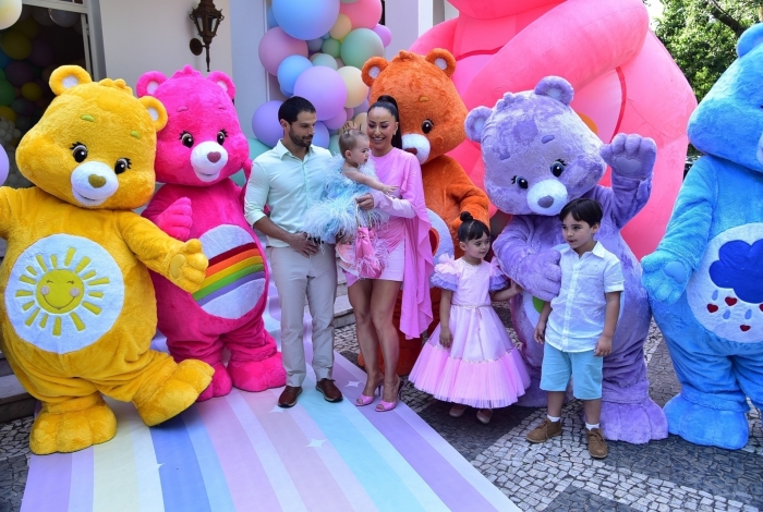 AGN_1809181 - ** DIREITOS: SOMENTE BRASIL ** sao paulo, BRASIL  -  PARTE 1  - Sabrina Sato e Duda Nagle celebram 1 ano da filha Zoe no Clube Nacional no Pacaembú em São Paulo

Pictured: Sabrina Sato, Duda Nagle e Zoe

AgNews 7 DEZEMBRO 2019 

BYLINE MUST READ: Marcelo Sa Barreto / AgNews

Xico Silva
telefone: (21) 98240-2501
email: agnews.fotografia@gmail.com
      Caption