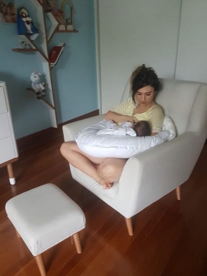 Tatá Werneck e a filha 