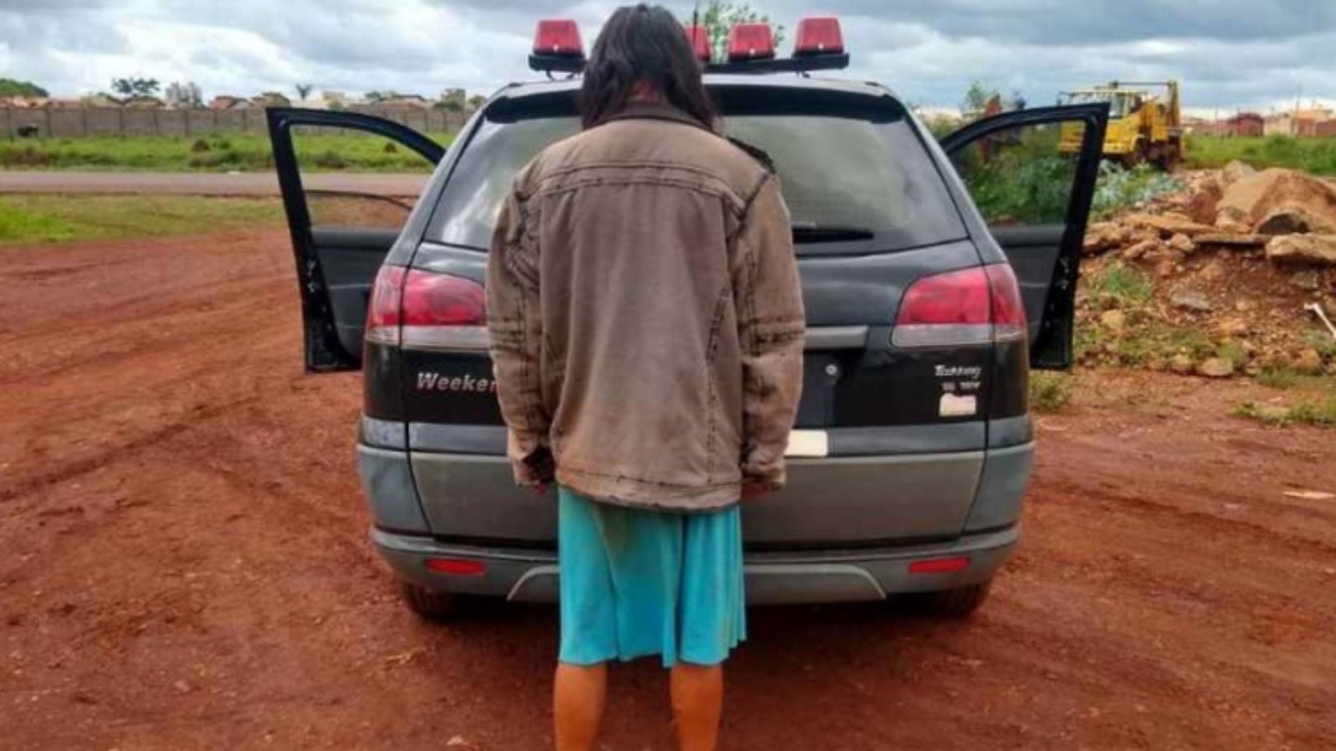 Mulher foi presa pela polícia após confessar crime