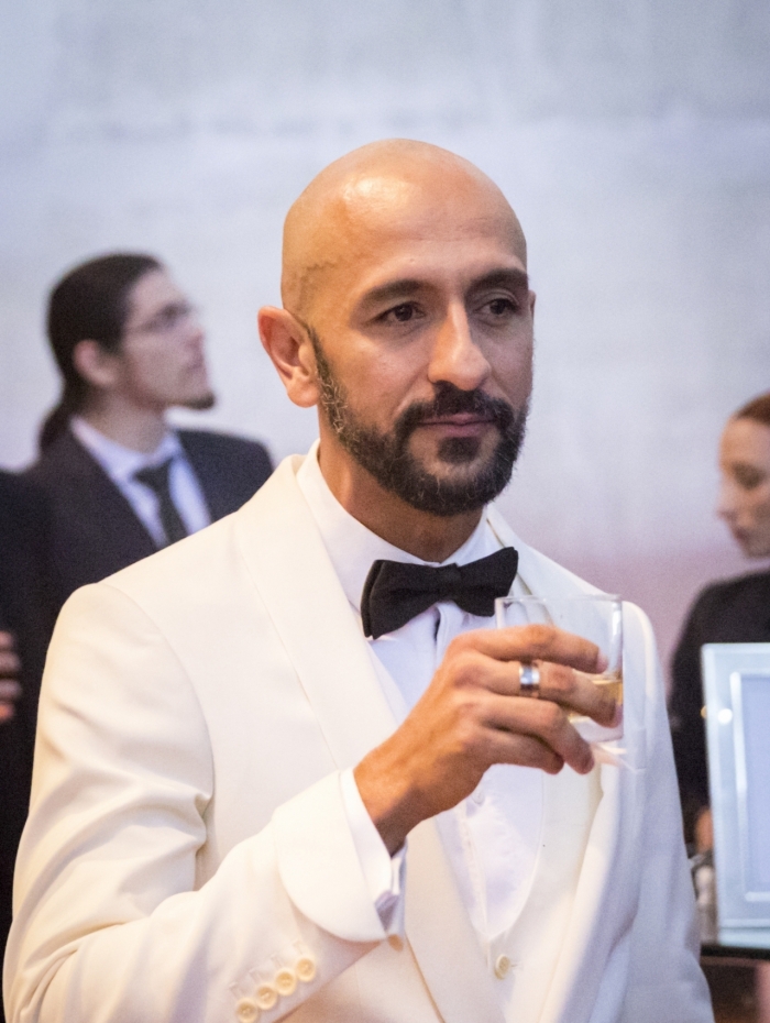 Álvaro (Irandhir Santos), em 'Amor de Mãe'