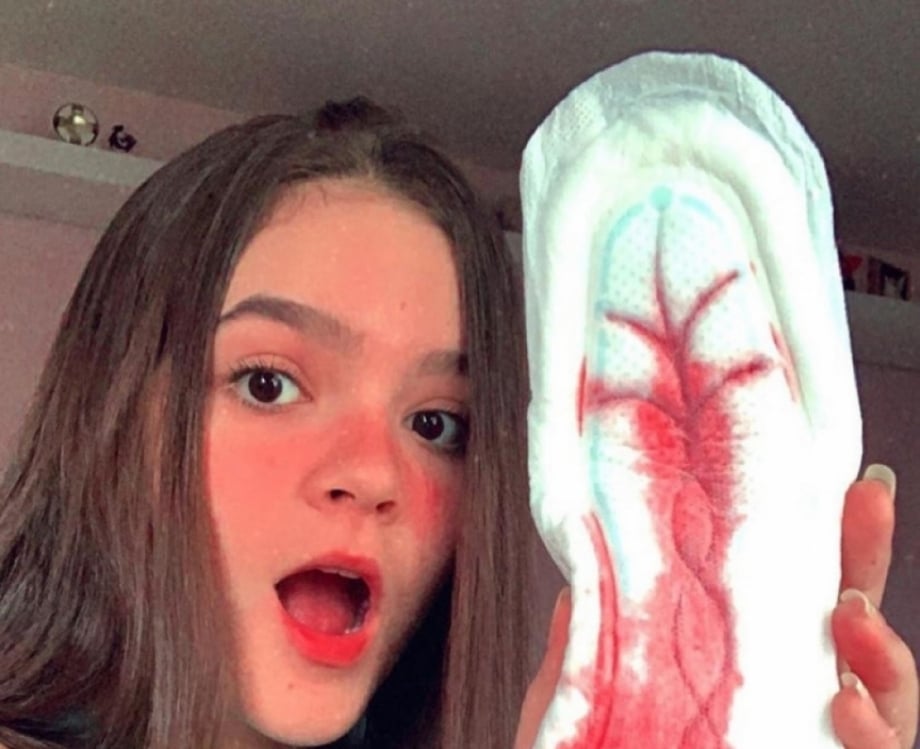 Mel Maia mostra simula&ccedil;&atilde;o de menstrua&ccedil;&atilde;o para campanha publicit&aacute;ria