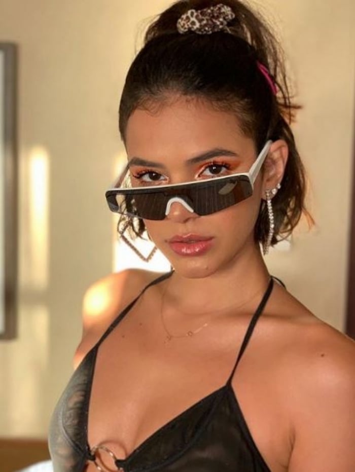 Bruna Marquezine conta que está solteira e já mandou nudes