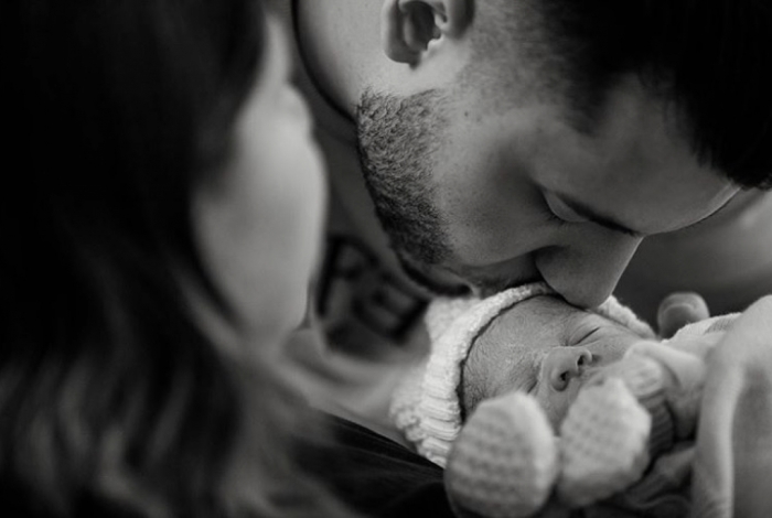 Marília Mendonça mostra o rostinho do filho