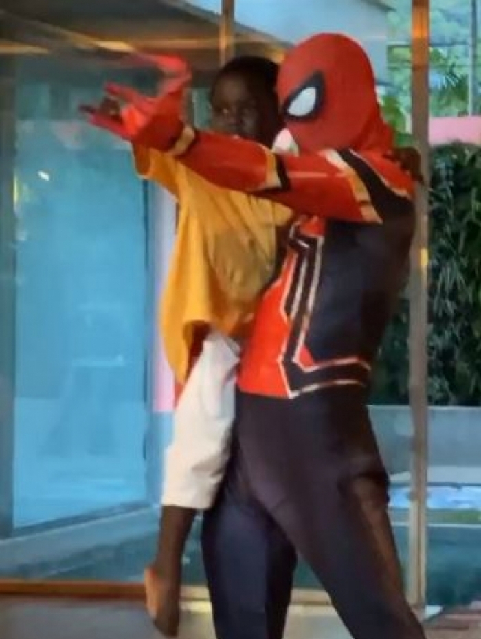 Anivers&aacute;rio de Bless teve como tema os Power Rangers e outros super-her&oacute;is