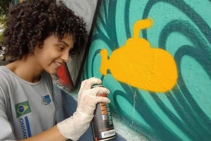 Aula e arte! Mulheres grafiteiras são professoras em projeto social