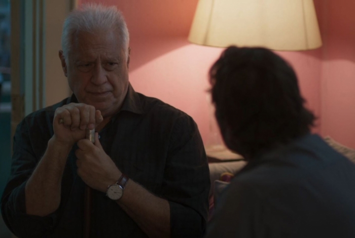 Alberto (Antonio Fagundes) vai até a casa de Paloma (Grazi Massafera) para conversar com Elias (Marcelo Faria), em 'Bom Sucesso'