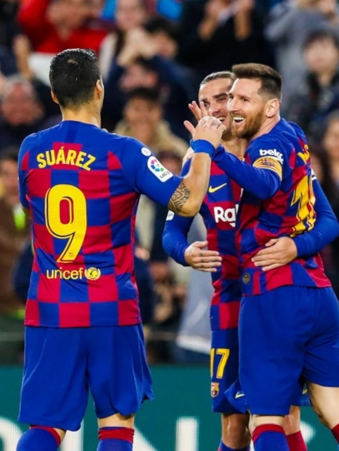 O Barcelona goleou o Alavés e segue na liderança do Campeonato Espanhol