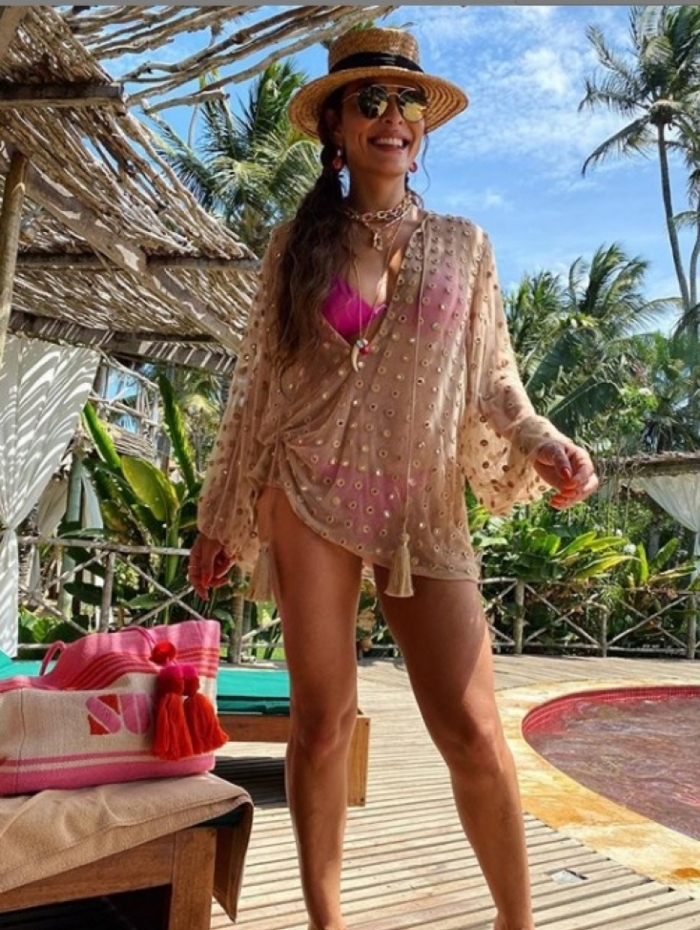 Juliana Paes curte dia de sol em Jericoaquara. 