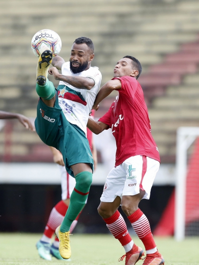 O duelo no Giulite Coutinho foi equilibrado do começo ao fim
