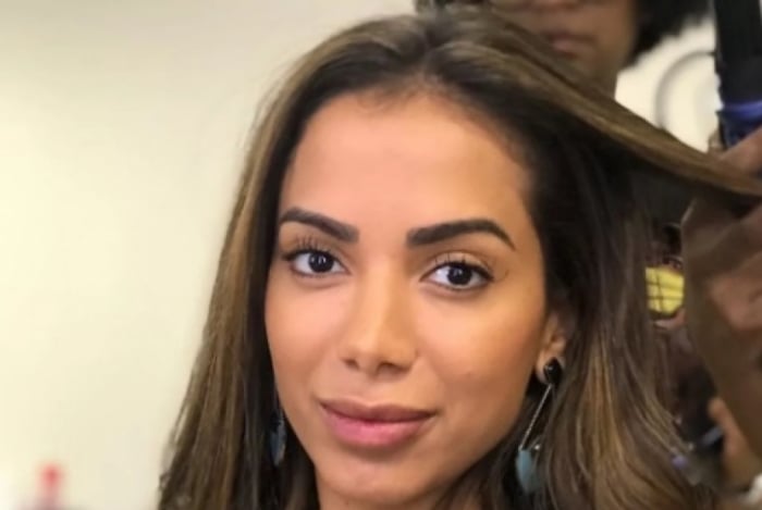 Anitta vai interpretar uma fã
