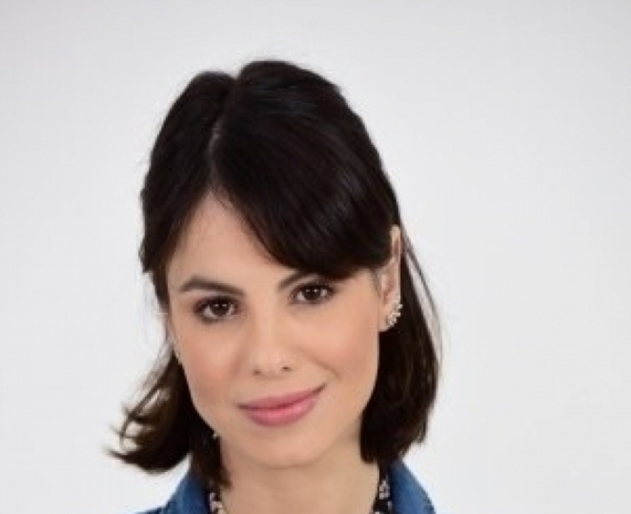 Donatella (Sthefany Brito), em Amor Sem Igual