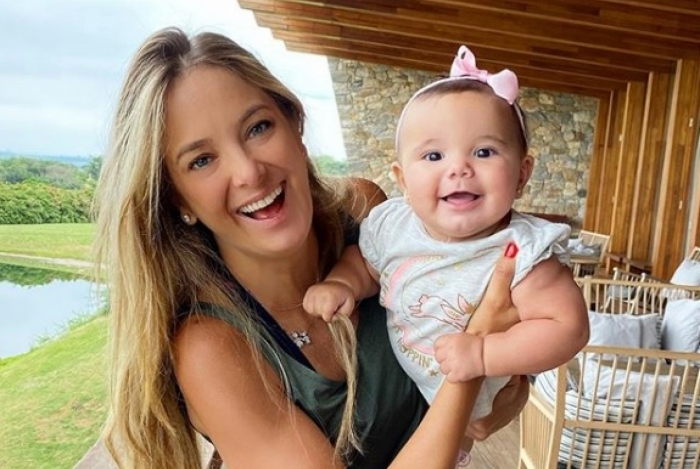 Ticiane Pinheiro encanta a web com foto de Manuella
