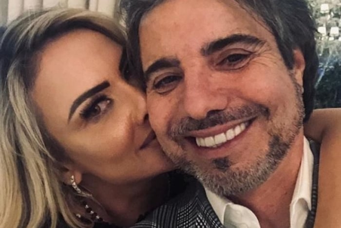 João Kleber anuncia que vai se casar