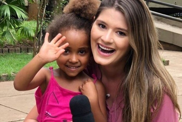 Criança interrompe repórter da Globo e internet fica encantada