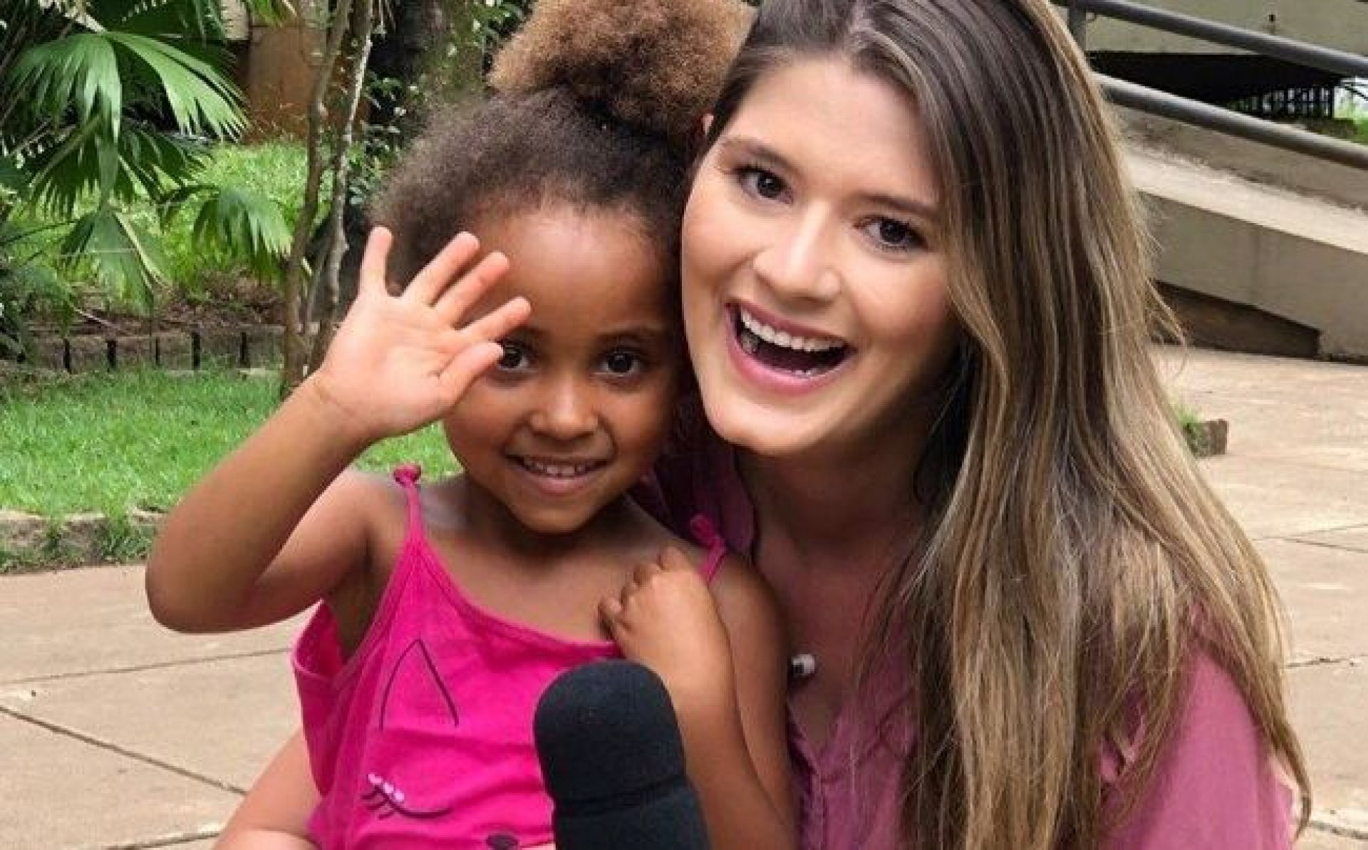 Crian&ccedil;a interrompe rep&oacute;rter da Globo e internet fica encantada