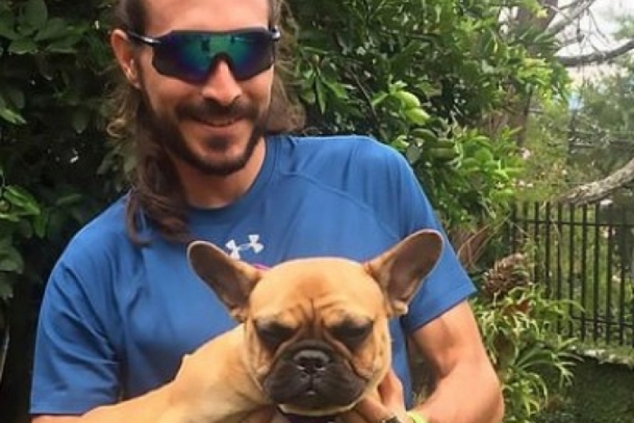 Corredor posa com seu cachorro no Instagram
