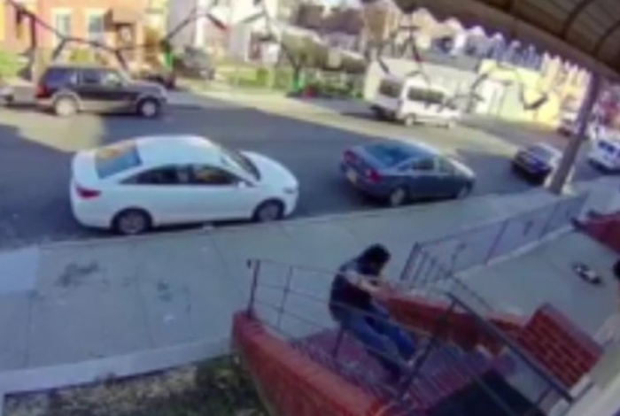Imagens do incidente foram registradas por uma câmera de segurança