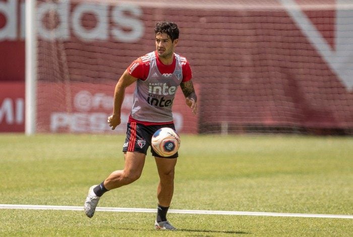 16/01/2020 - AGÊNCIA DE NOTÍCIAS/PARCEIROS - Alexandre Pato durante treino técnico da equipe do São Paulo, realizado no CT da Barra Funda, Zona Oeste de São Paulo, nesta quinta-feira (16). Fotos: Van Campos/Parceiros/Agência O Dia