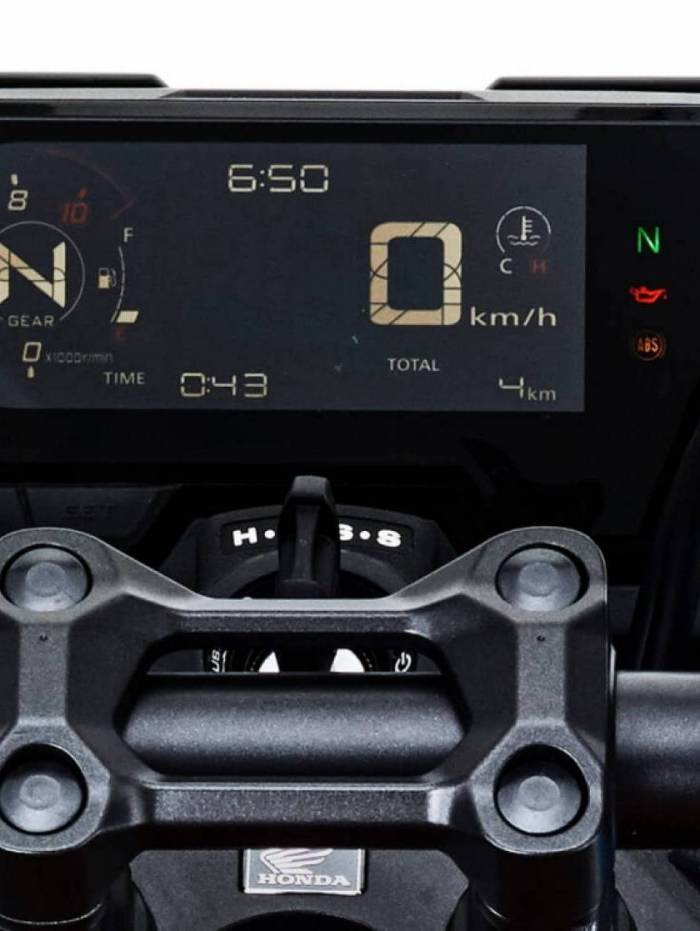 Painel de instrumentos da dupla passa a ter fundo preto e informações em tom claro