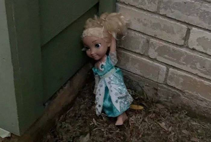 Boneca da Elsa que família do Texas acredita ser amaldiçoada