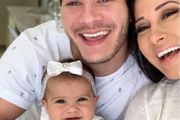 Arthur Aguiar, Mayra Cardi e Sophia